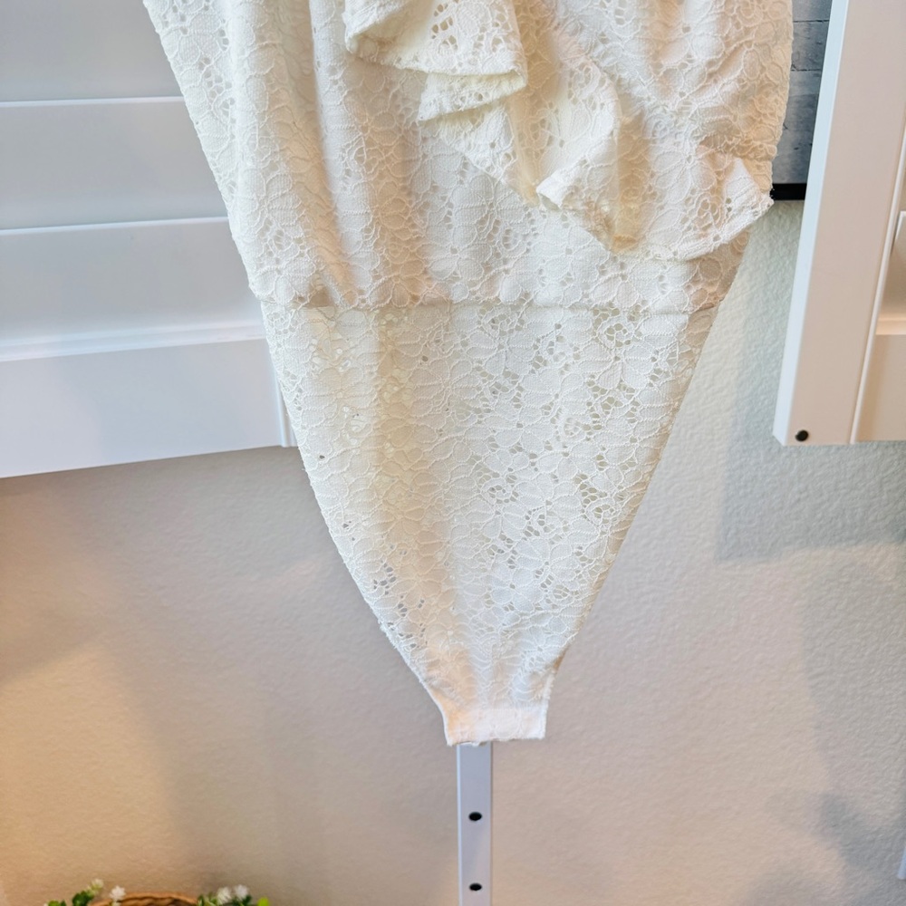 Sam Edelman. Size M.White Lace Bodysuit - Picture 3 of 8